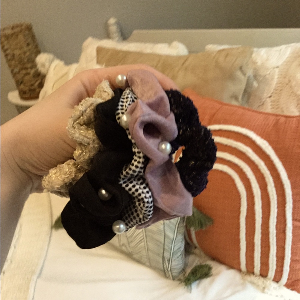 ✨Schrunchie bundle✨